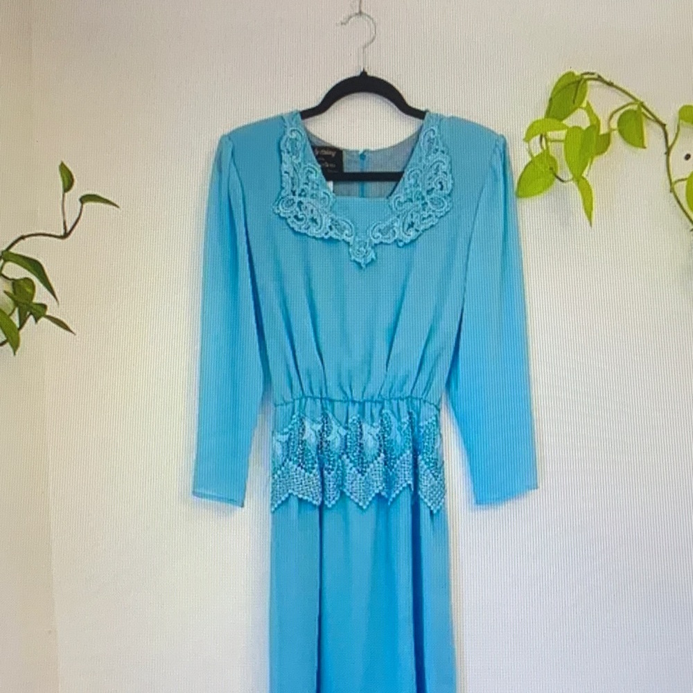 Elegant Blue Lace Women's Dress